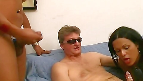 Nella trama di questa serie si trova un'immensa montaggia di varietà