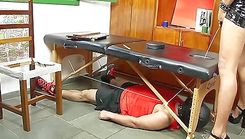 Tattooed shemale deepthroat and fucks guy in a deepthroat