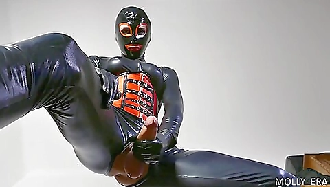 Sexy girl takes her foot stretched in amateur solo sex