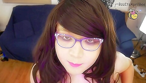 Sexy brunette is playing with her clit and making it wet